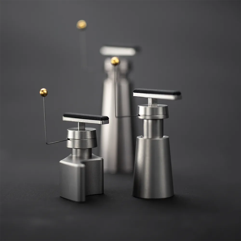  Little Fwend</p>
<p>The supreme tone-arm lifter range.</p>
<p>         Full details to follow.